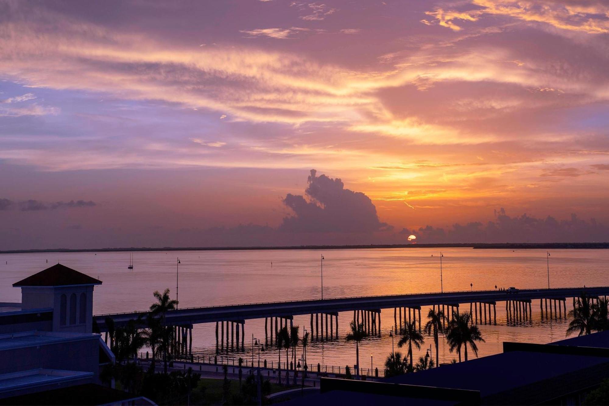 Springhill Suites By Marriott Punta Gorda Harborside Bagian luar foto